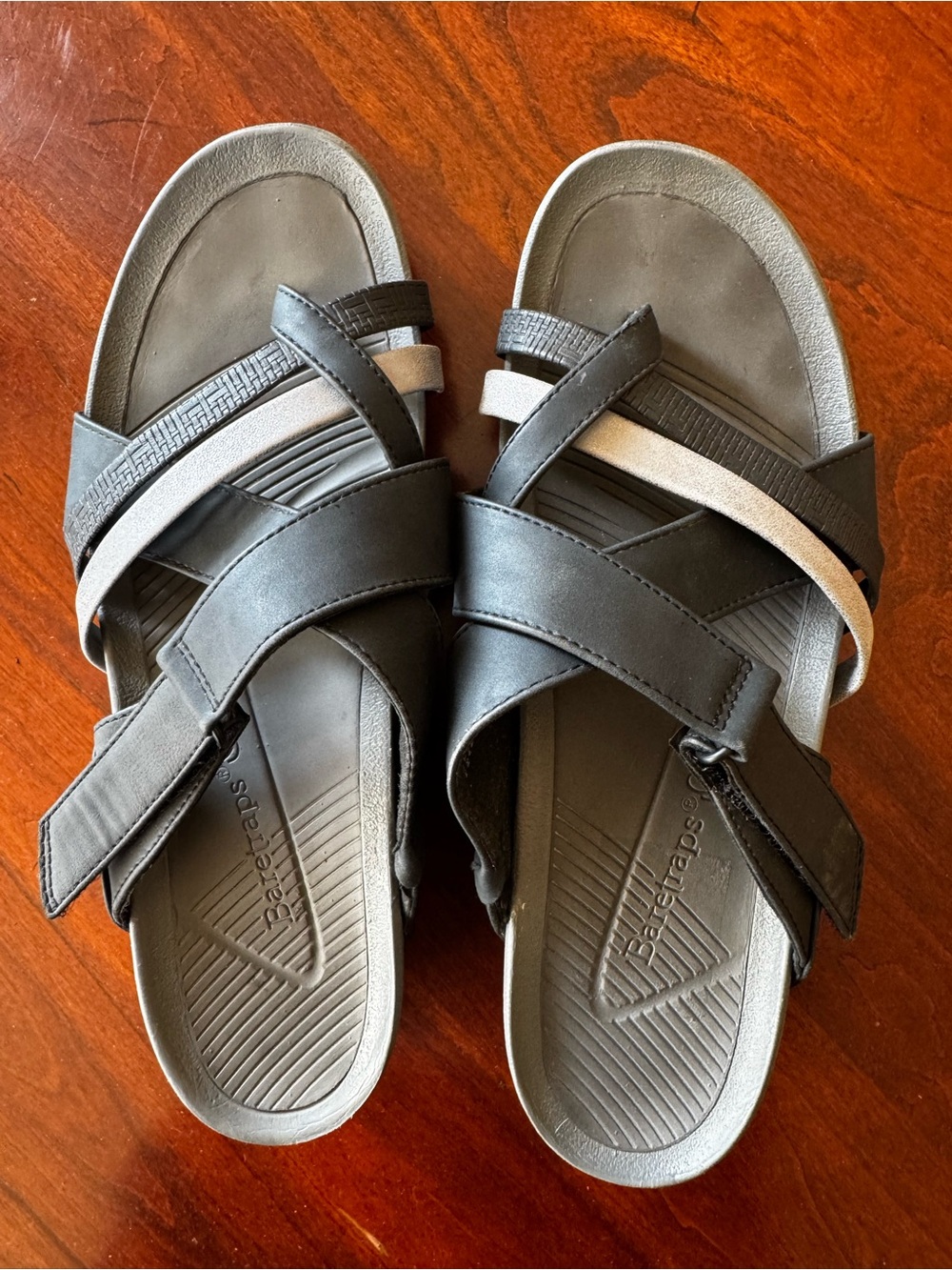 BareTraps Aster Sandals Size 9.5 Excellent Condition black & gray - Picture 7 of 8